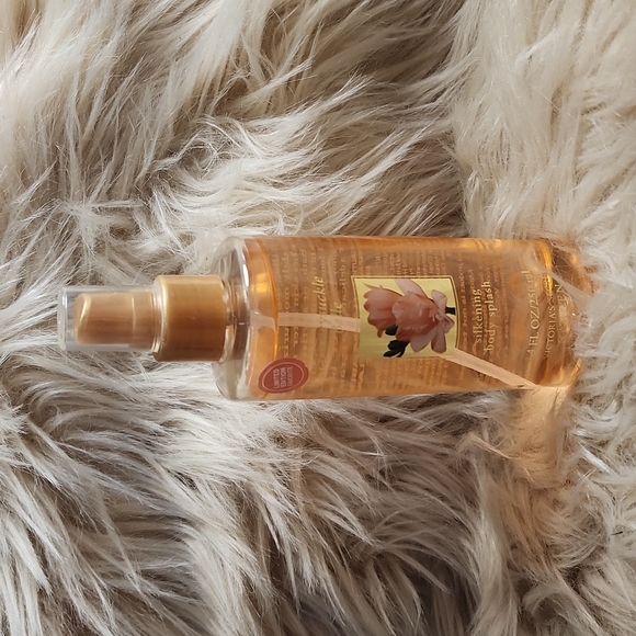 Bundle of mixed Victoria's Secret spray + Juicy Couture lotion - Picture 7 of 14